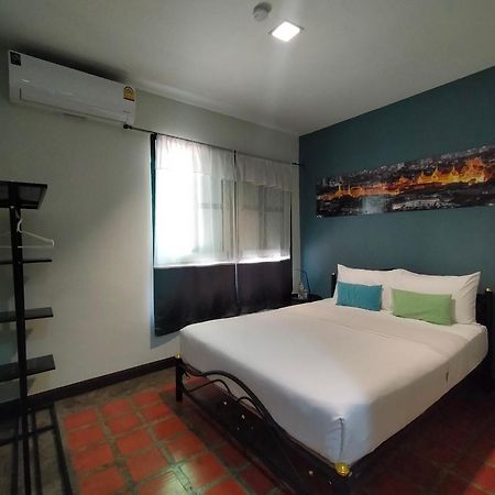 Baan Wangderm Hotel Bangkok Esterno foto