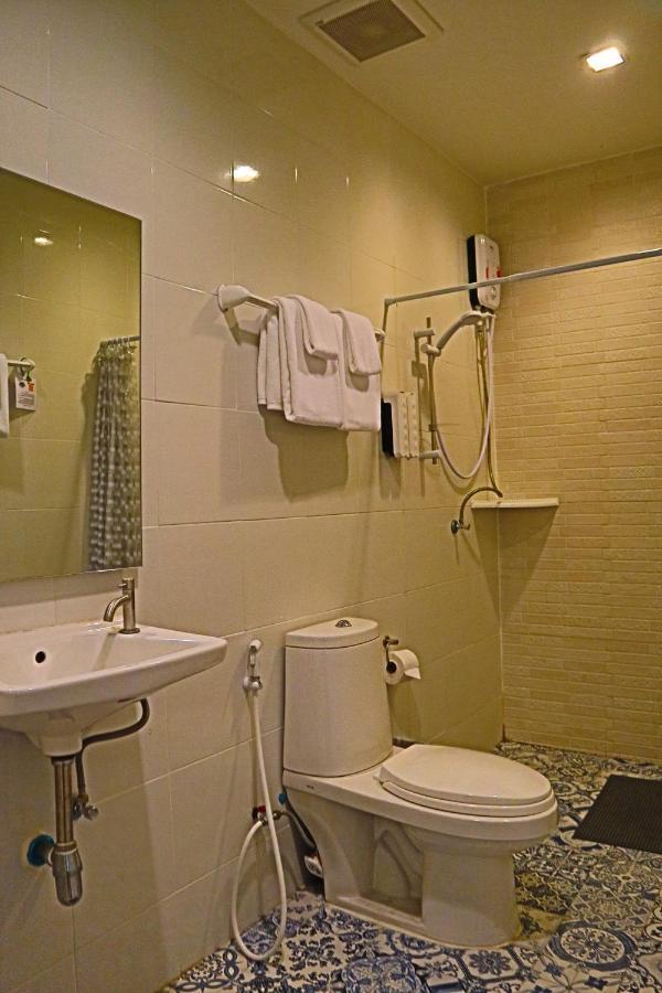 Baan Wangderm Hotel Bangkok Esterno foto
